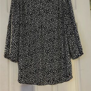 Jones New York Black and White Patterned Blouse